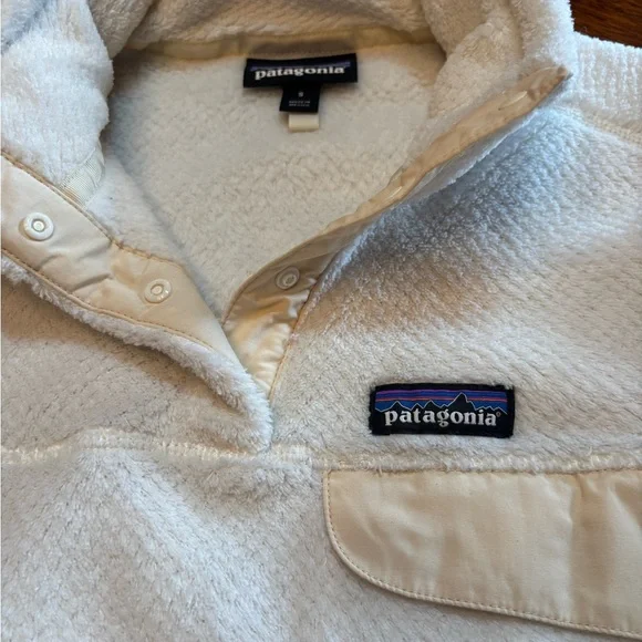 Patagonia Off-White Fleece Pullover - Picture 3 of 12